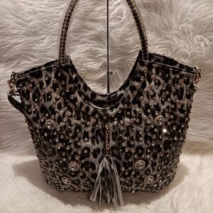 HANDBAG EXPRESS BLACK AND WHITE LEOPARD HANDBAG